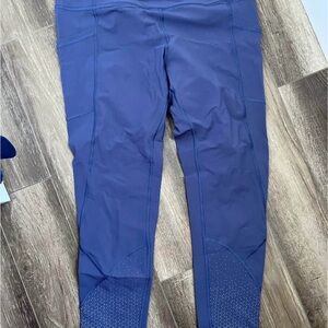 Lululemon 7/8 Periwinkle Scalloped Leggings